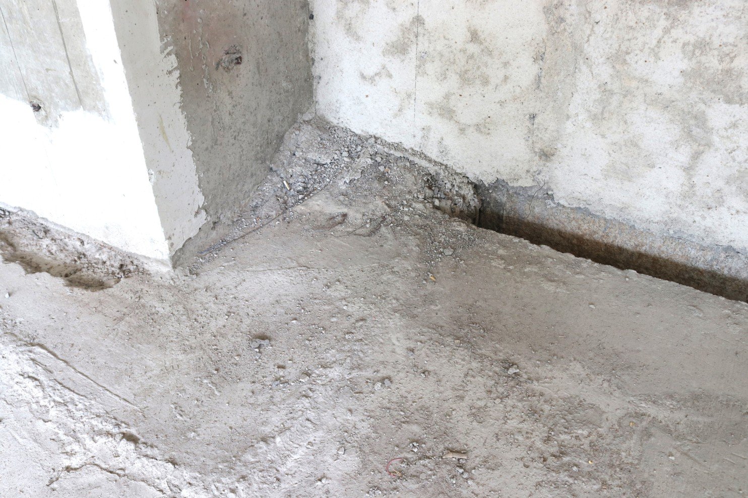 Poor Screeding Work Is Causing Flooring Problems